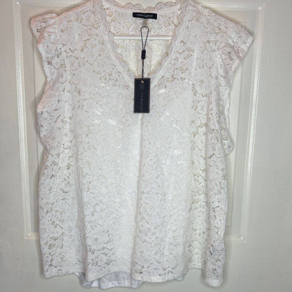 Cable & Gauge White Lace Cap Sleeve Blouse